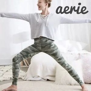 aerie Camo Leggings green S